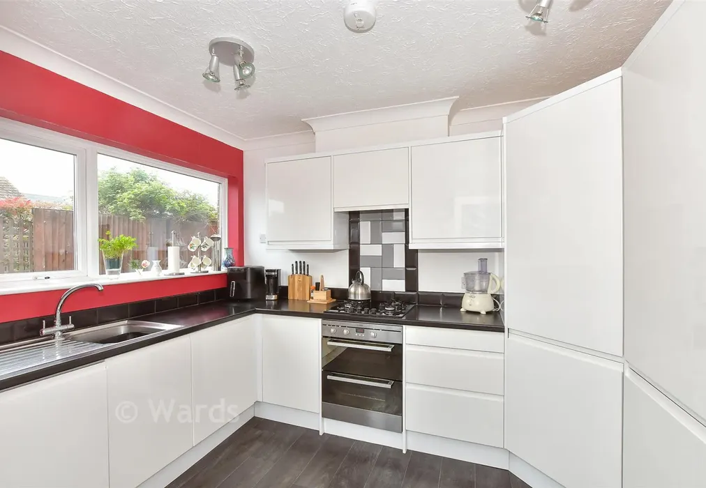 Kitchen - Woodland Road, Herne Bay, Kent - Wards of Kent