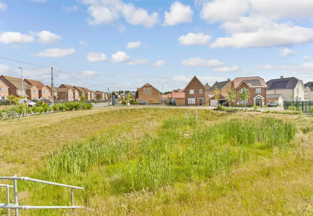 Surrounding Area - Blake Gardens, Scocles Road, Minster On Sea, Sheerness, Kent - Wards of Kent
