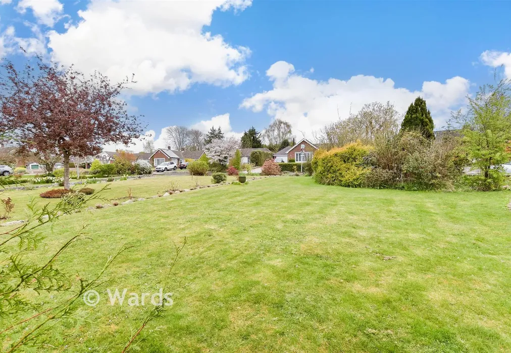 Front Garden - Valley Drive, Loose, Maidstone, Kent - Wards of Kent