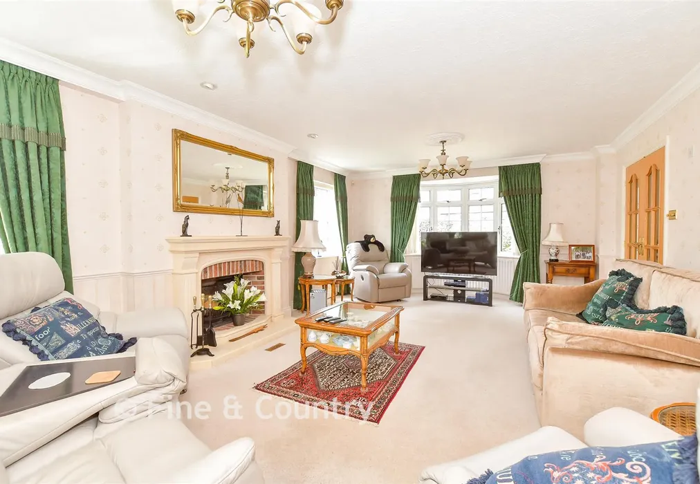 Sitting Room - Northclose Road, Bembridge, Isle of Wight - Wards of Kent