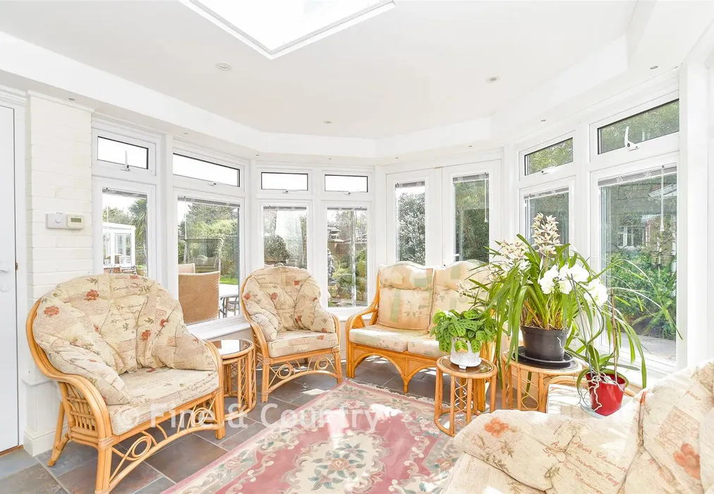 Sun Room - Northclose Road, Bembridge, Isle of Wight - Wards of Kent