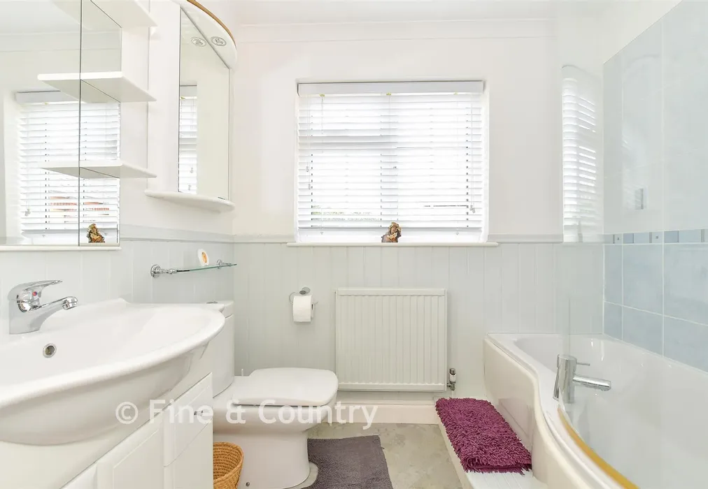 Annex Bathroom - Northclose Road, Bembridge, Isle of Wight - Wards of Kent