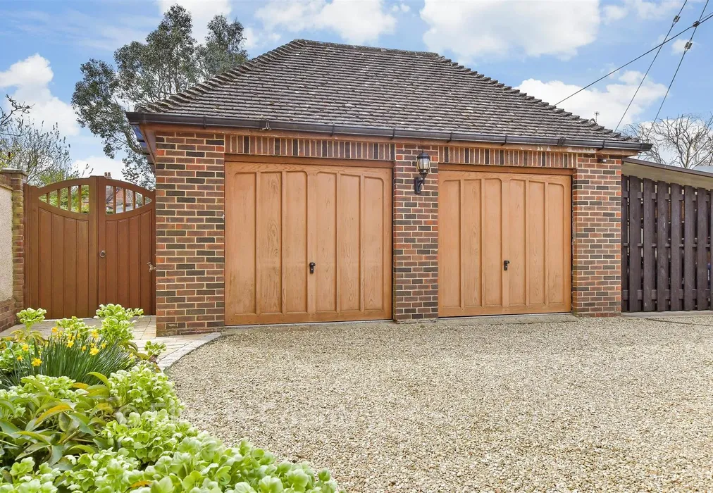 Garage - Northclose Road, Bembridge, Isle of Wight - Wards of Kent