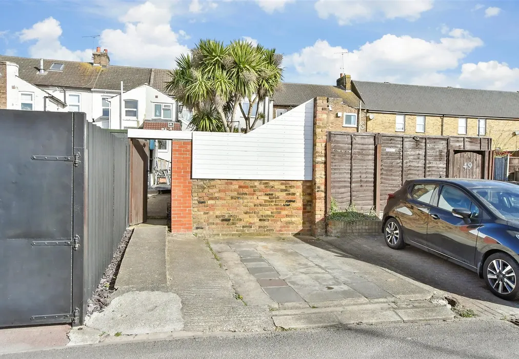 Driveway/Parking - Crown Road, Sittingbourne, Kent - Wards of Kent