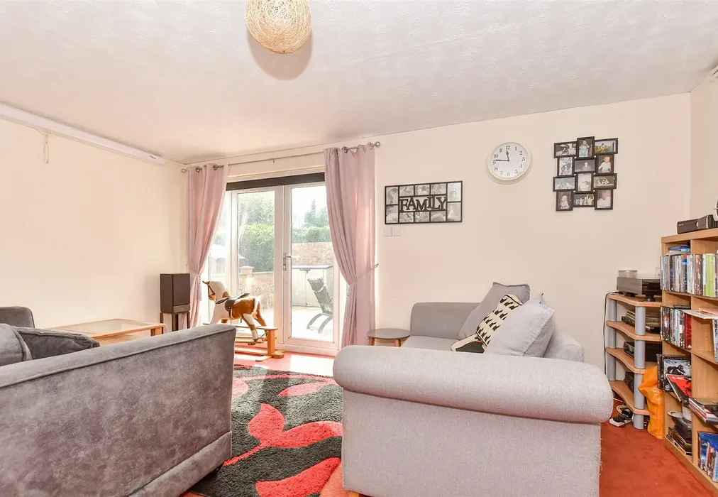 Annexe Lounge - Attlee Avenue, Aylesham, Canterbury, Kent - Wards of Kent