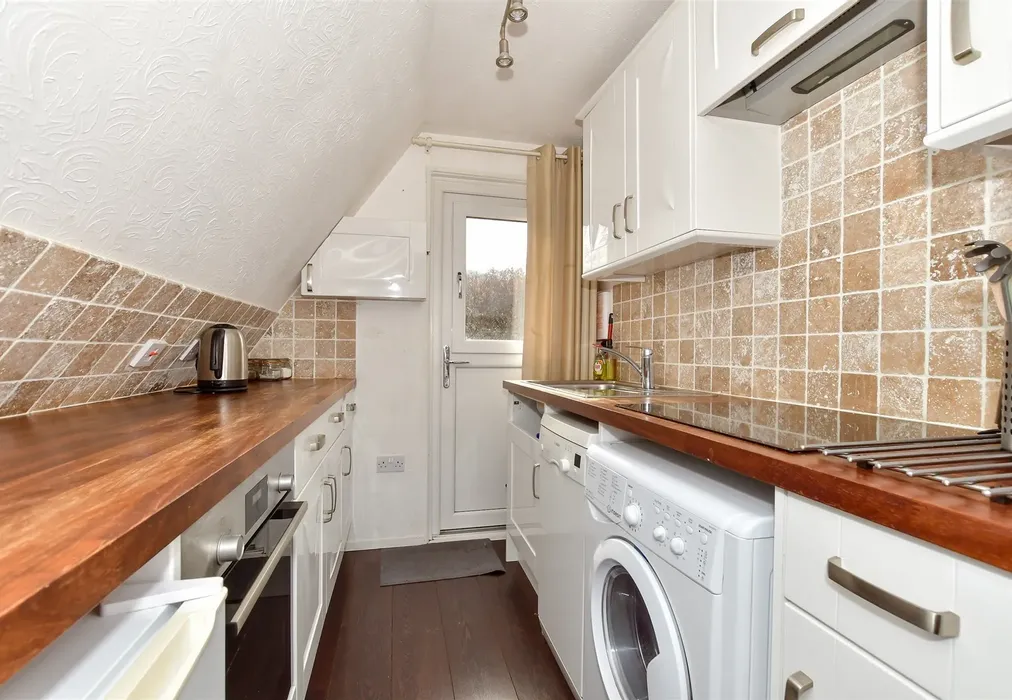Kitchen - Upper Street, Kingsdown, Deal, Kent - Wards of Kent