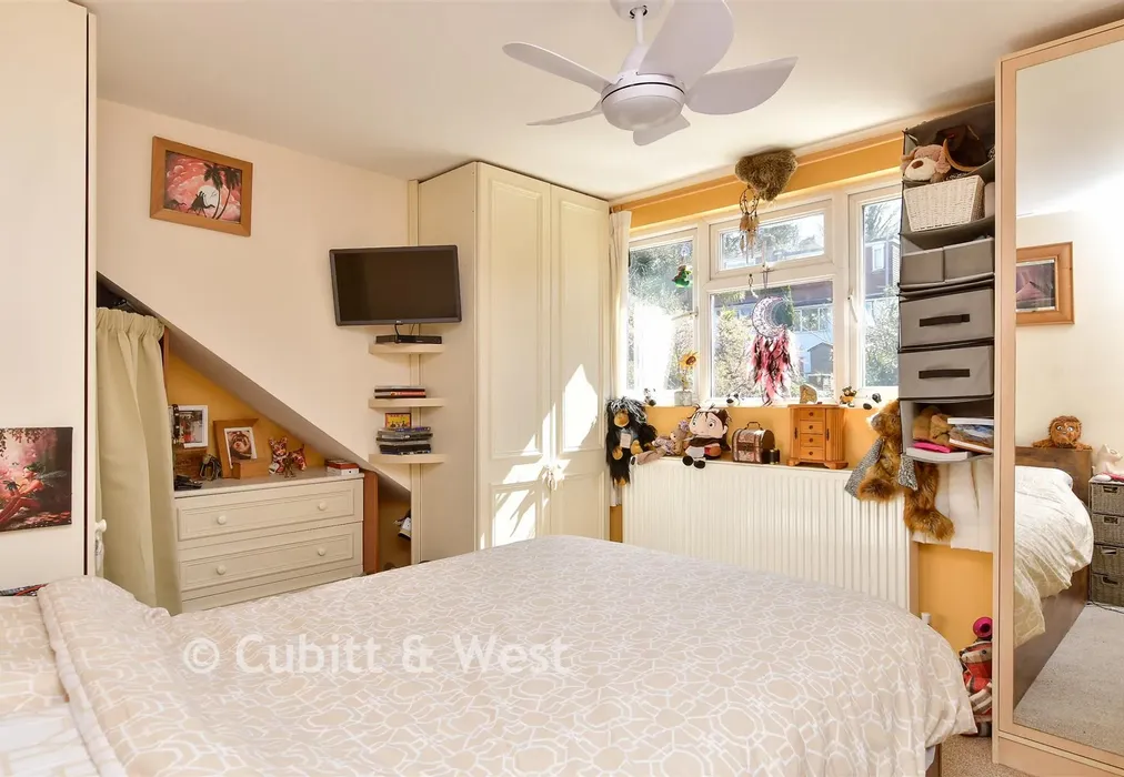 Bedroom 1 - Mackie Avenue, Patcham, Brighton, East Sussex - Wards of Kent