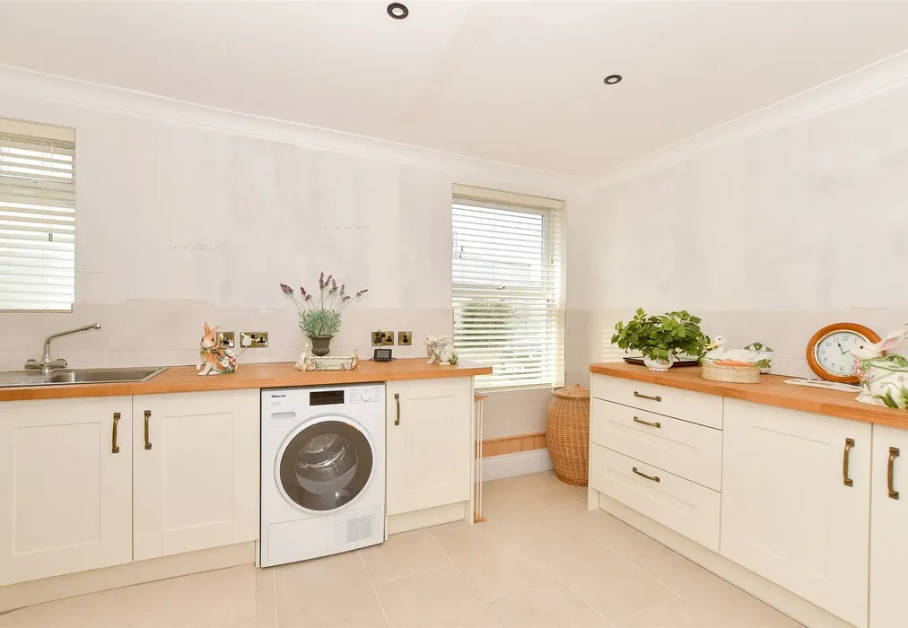 Laundry Room - Park Road, Shanklin, Isle of Wight - Wards of Kent