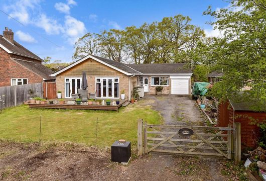 The Glade, Fetcham, Leatherhead, Surrey - Wards of Kent