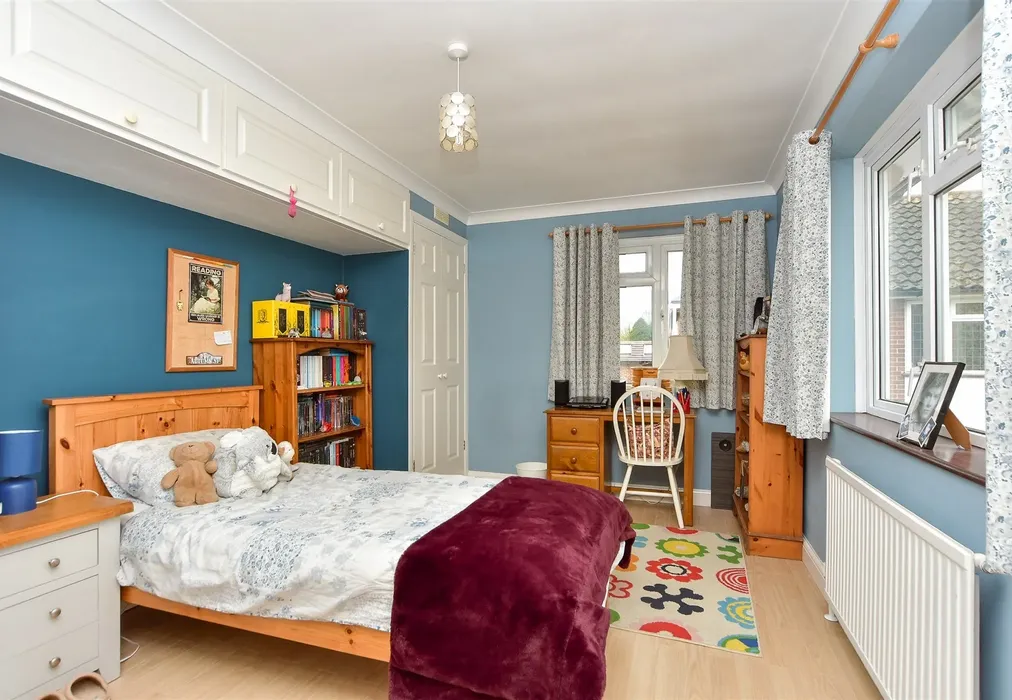 Bedroom 2 - The Street, Wormshill, Sittingbourne, Kent - Wards of Kent