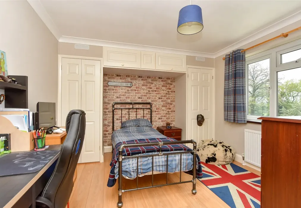 Bedroom 4 - The Street, Wormshill, Sittingbourne, Kent - Wards of Kent