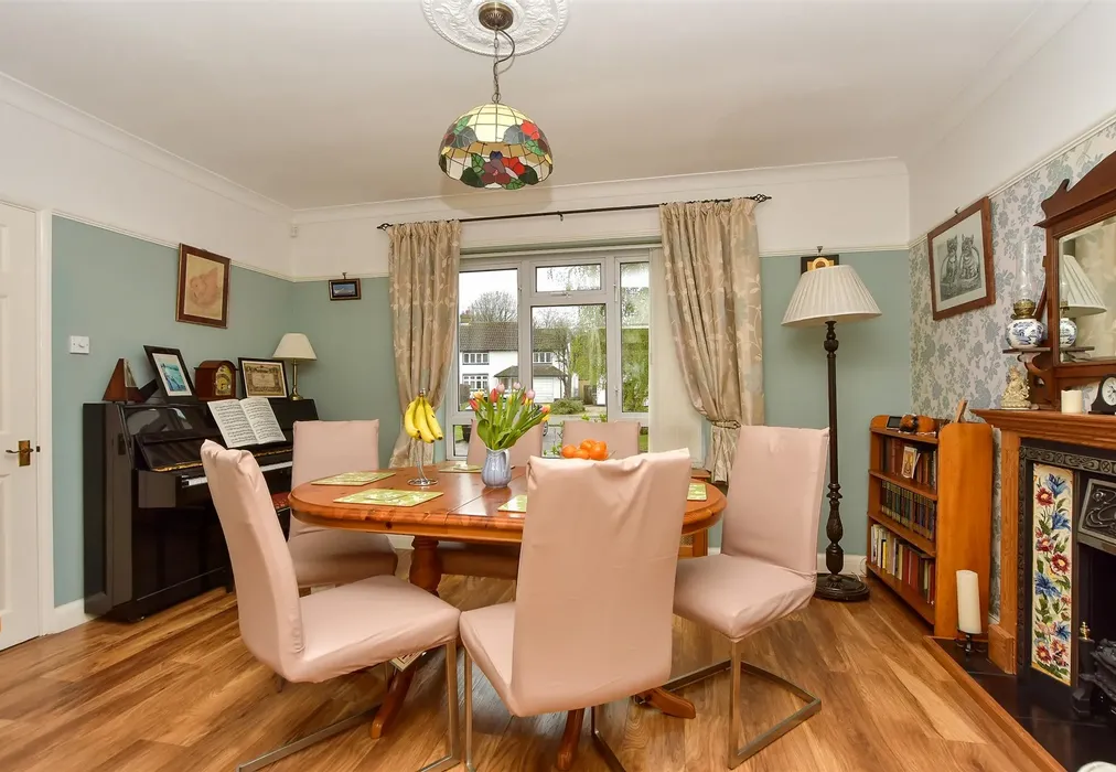 Dining Room - The Street, Wormshill, Sittingbourne, Kent - Wards of Kent
