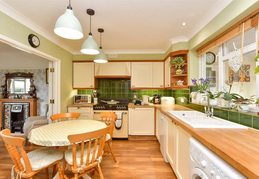 Kitchen/    Breakfast Room - The Street, Wormshill, Sittingbourne, Kent - Wards of Kent