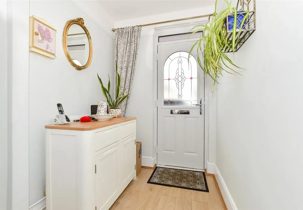 Entrance Hall - Westover Road, Broadstairs, Kent - Wards of Kent