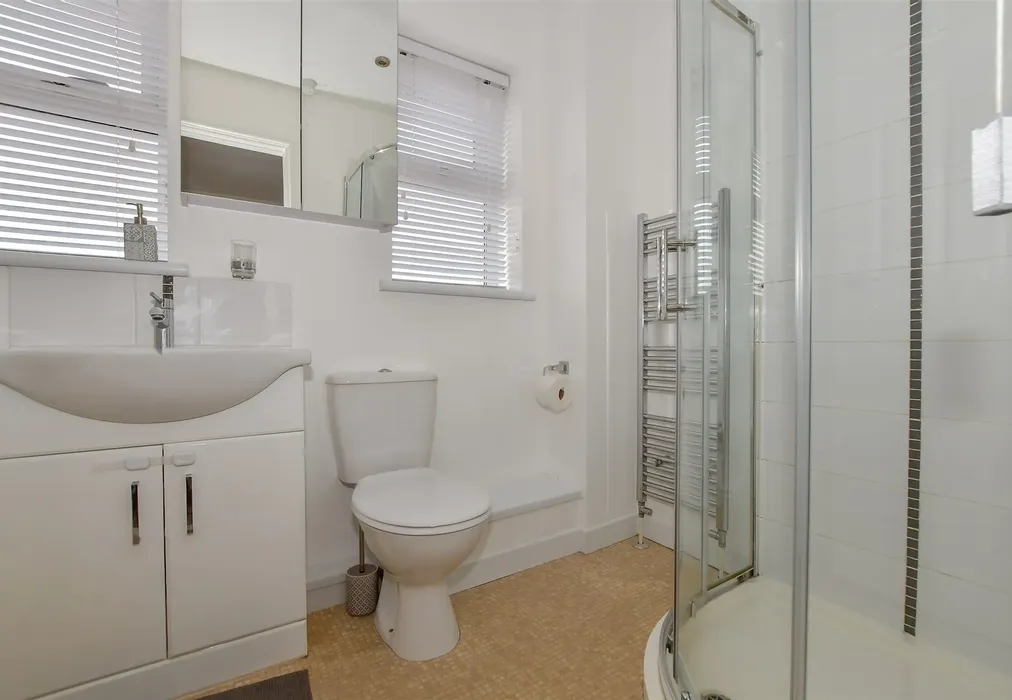 Bathroom - Blacksmith Drive, Weavering, Maidstone, Kent - Wards of Kent