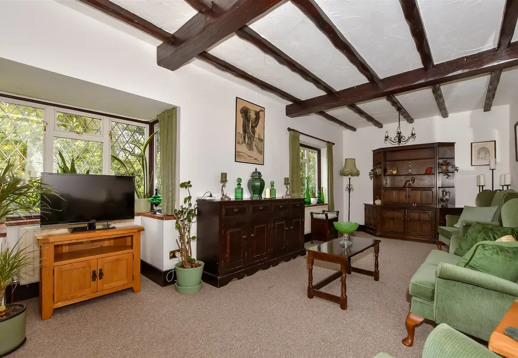 Family Room - Tinkerpot Lane, West Kingsdown, Sevenoaks, Kent - Wards of Kent