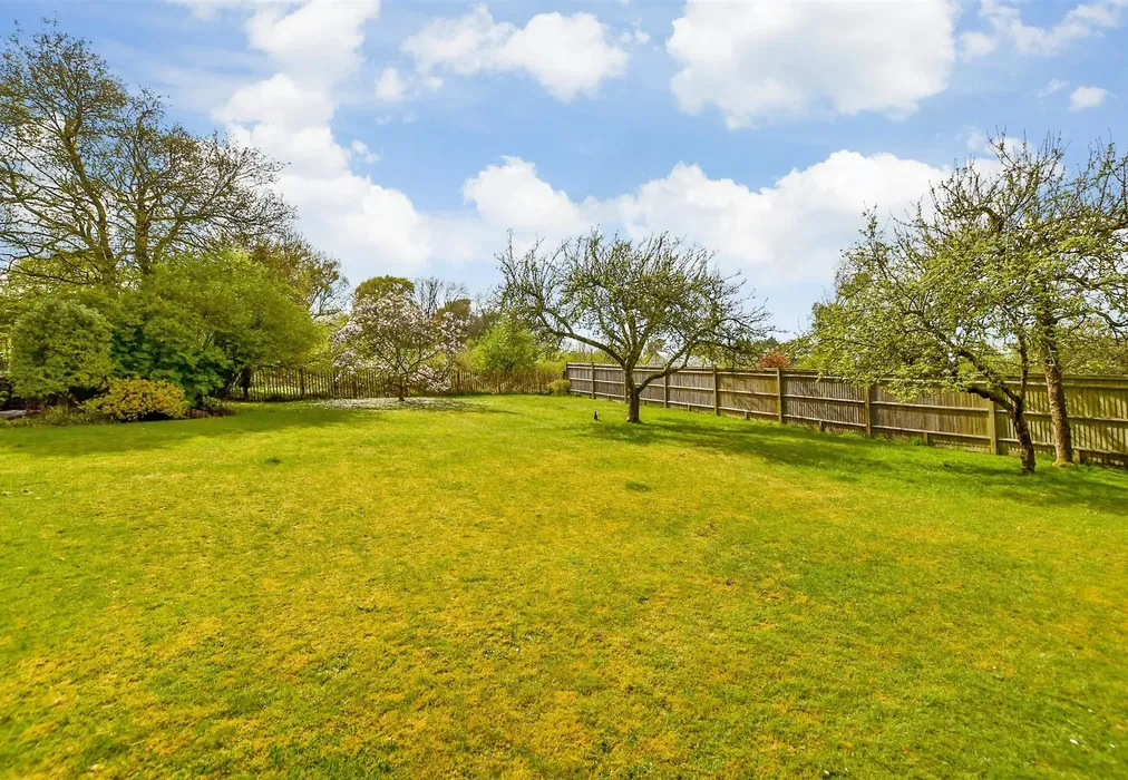 Rear Garden - Tinkerpot Lane, West Kingsdown, Sevenoaks, Kent - Wards of Kent