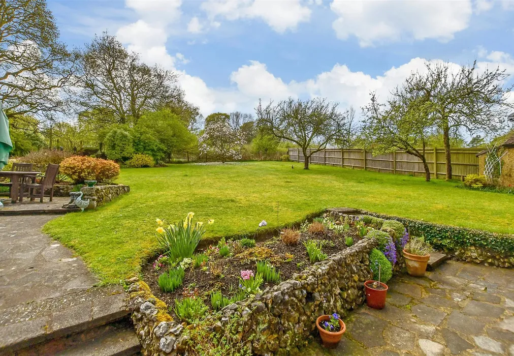 Rear Garden - Tinkerpot Lane, West Kingsdown, Sevenoaks, Kent - Wards of Kent