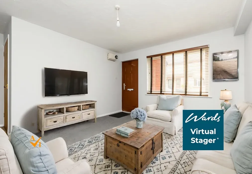 Lounge (Farmhouse style) - Maypole Road, Gravesend, Kent - Wards of Kent