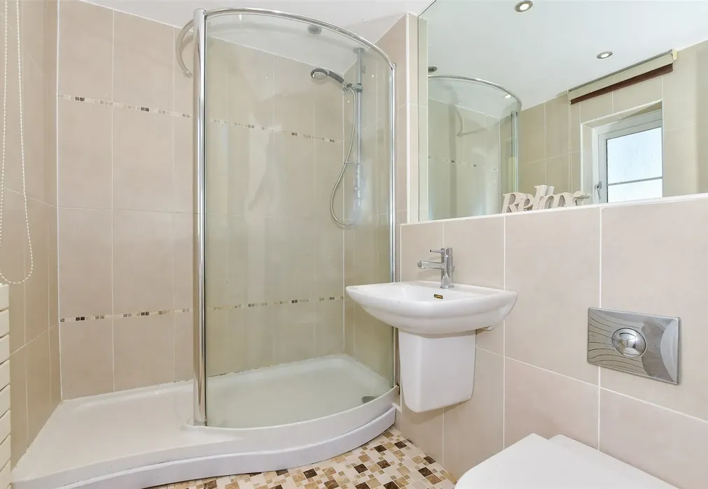 En-Suite - St. Mary's Meadow, Wingham, Canterbury, Kent - Wards of Kent