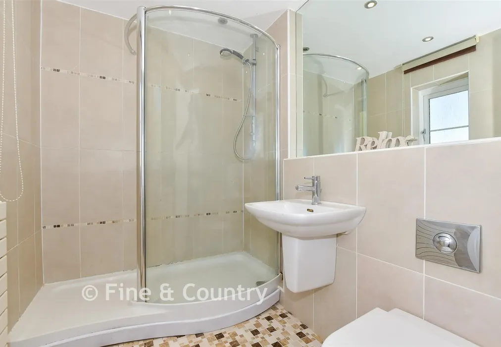 En-Suite - St. Mary's Meadow, Wingham, Canterbury, Kent - Wards of Kent