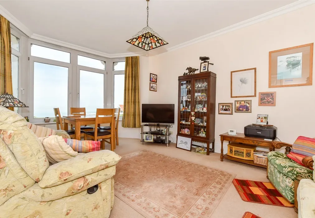 Lounge/ Diner - Eastern Esplanade, Cliftonville, Margate, Kent - Wards of Kent