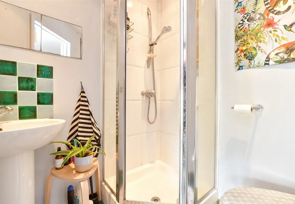 En-Suite Shower Room - Shaftesbury Road, Brighton, East Sussex - Wards of Kent