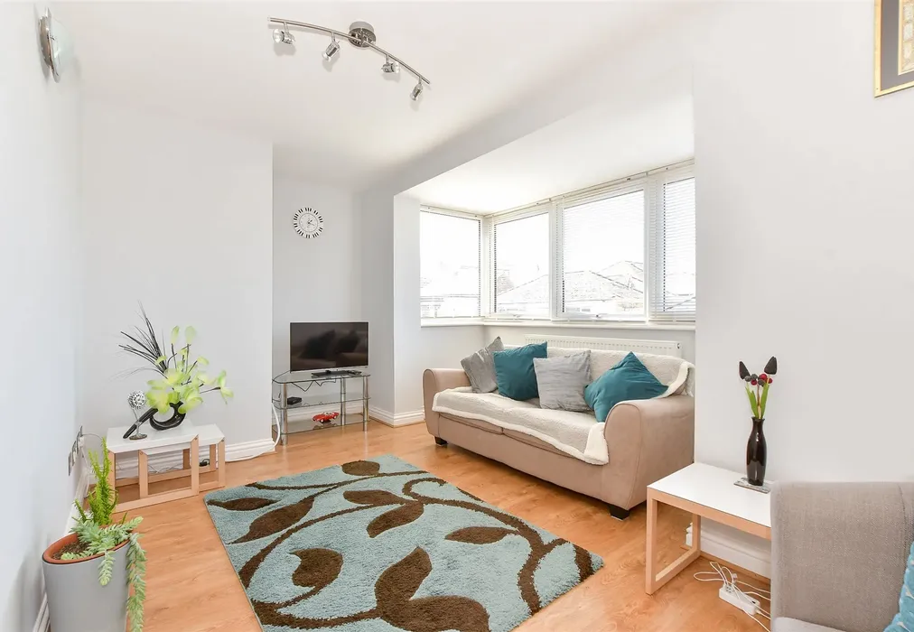 Kitchen/ Living Room - Regent Street, Shanklin, Isle of Wight - Wards of Kent