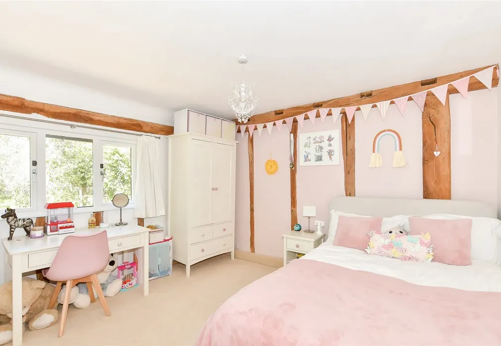 Bedroom 5 - Salmans Lane, Penshurst, Tonbridge, Kent - Wards of Kent