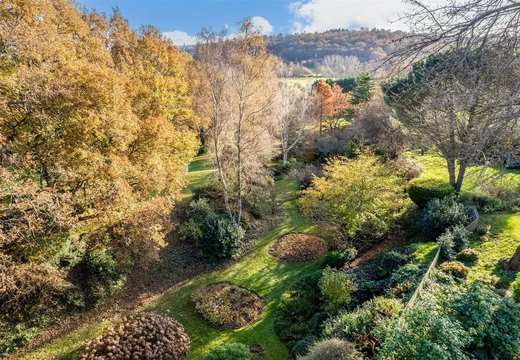 External Shot Gardens - Salmans Lane, Penshurst, Tonbridge, Kent - Wards of Kent
