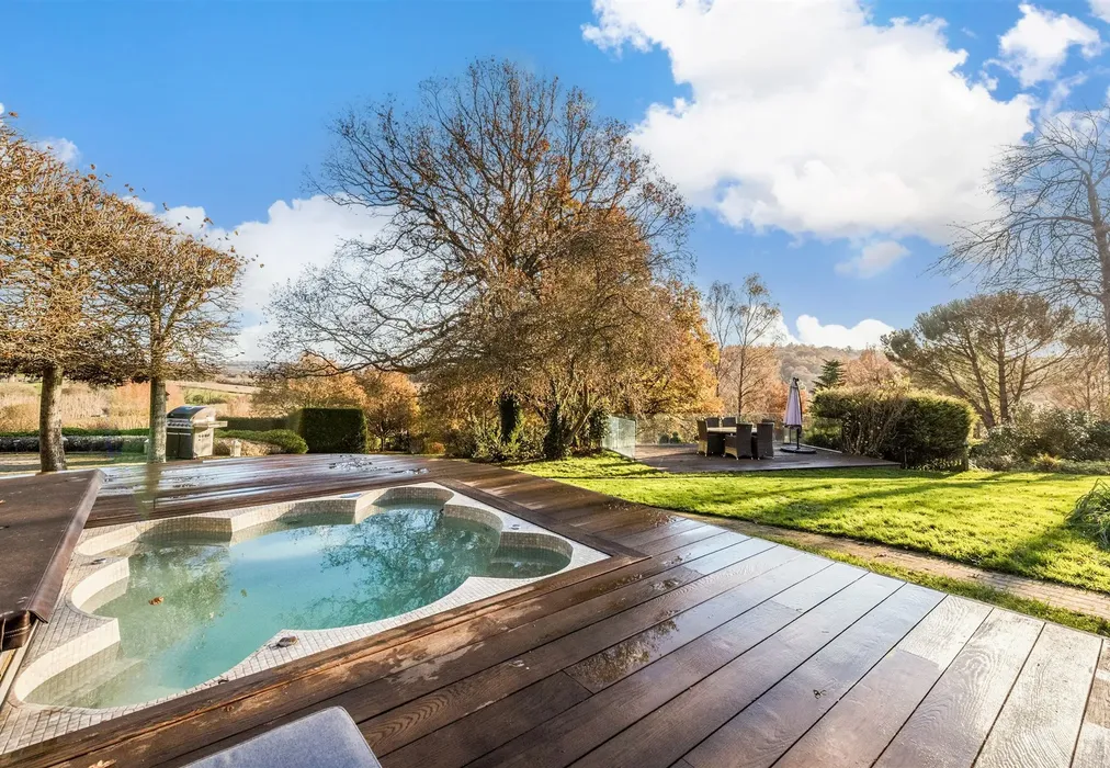 External Garden Area Shot - Salmans Lane, Penshurst, Tonbridge, Kent - Wards of Kent