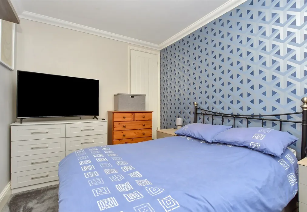 Bedroom 2 - Suffolk Road, Gravesend, Kent - Wards of Kent