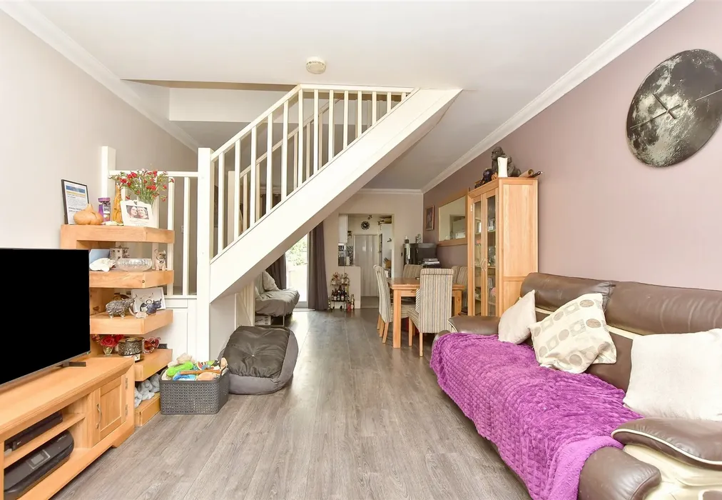 Lounge/Diner - Suffolk Road, Gravesend, Kent - Wards of Kent