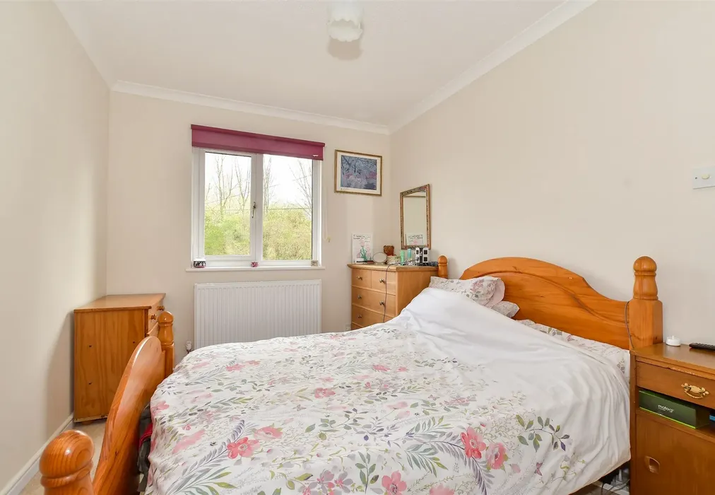 Bedroom 1 - Spring Gardens, Washington, Pulborough, West Sussex - Wards of Kent