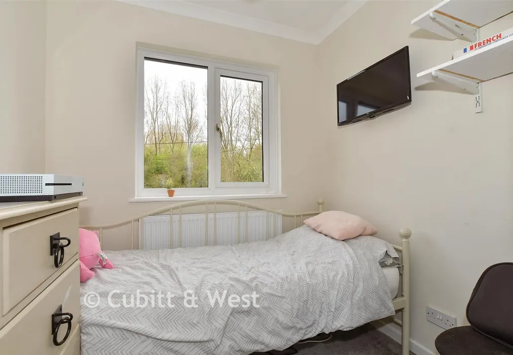 Bedroom 3 - Spring Gardens, Washington, Pulborough, West Sussex - Wards of Kent