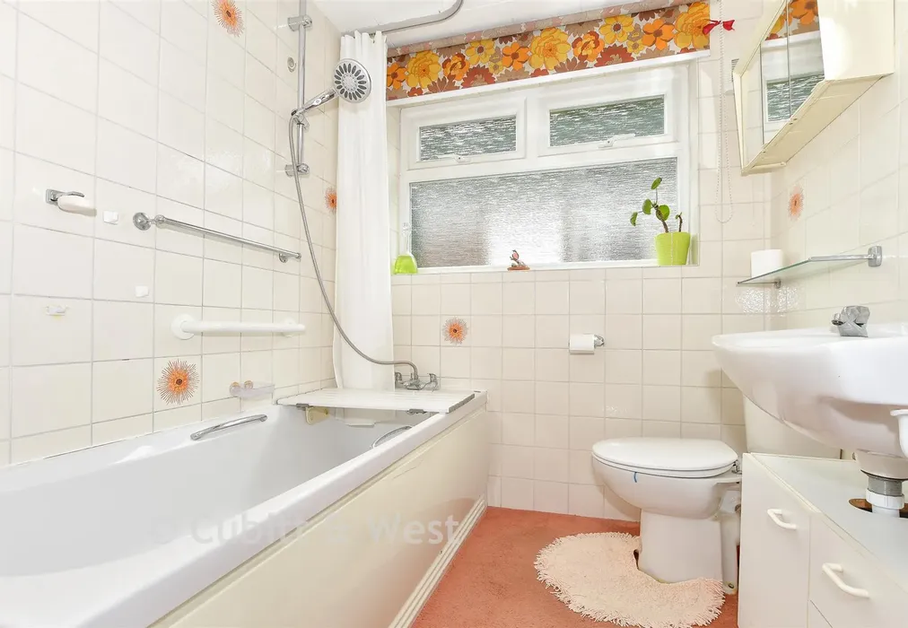 Bathroom - Horley Row, Horley, Surrey - Wards of Kent