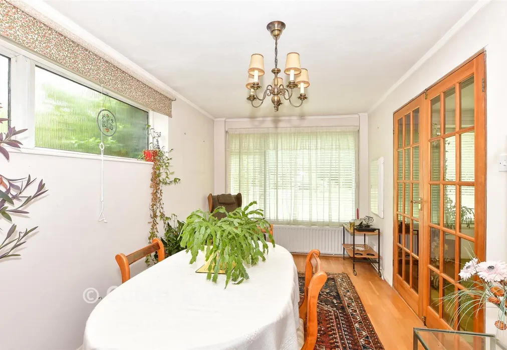 Dining Room - Horley Row, Horley, Surrey - Wards of Kent
