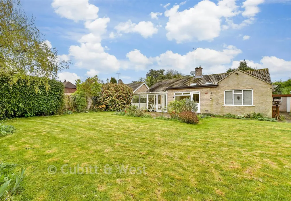 Rear Garden - Horley Row, Horley, Surrey - Wards of Kent