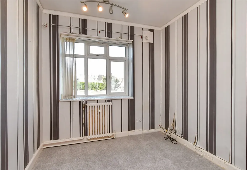 Bedroom 3 - Winchelsea Gardens, Worthing, West Sussex - Wards of Kent