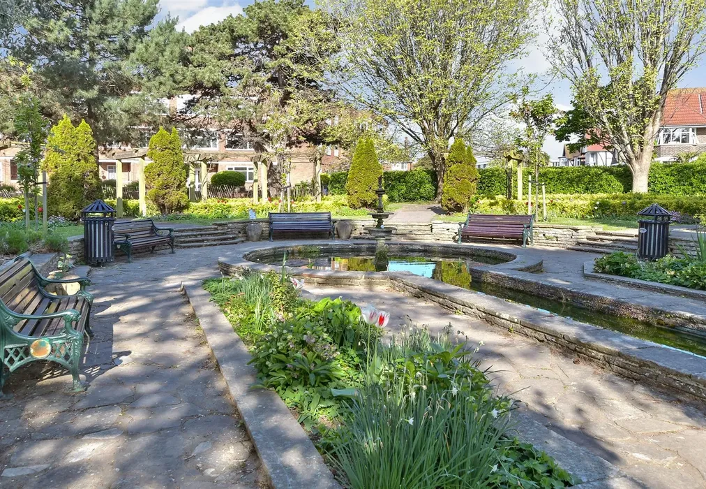 Surrounding Area - Winchelsea Gardens, Worthing, West Sussex - Wards of Kent