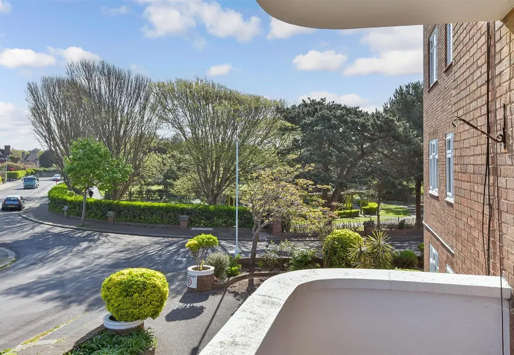 Balcony / Terrace - Winchelsea Gardens, Worthing, West Sussex - Wards of Kent