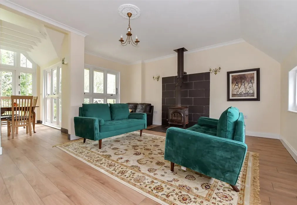 Lounge - Front Street, Ringwould, Deal, Kent - Wards of Kent