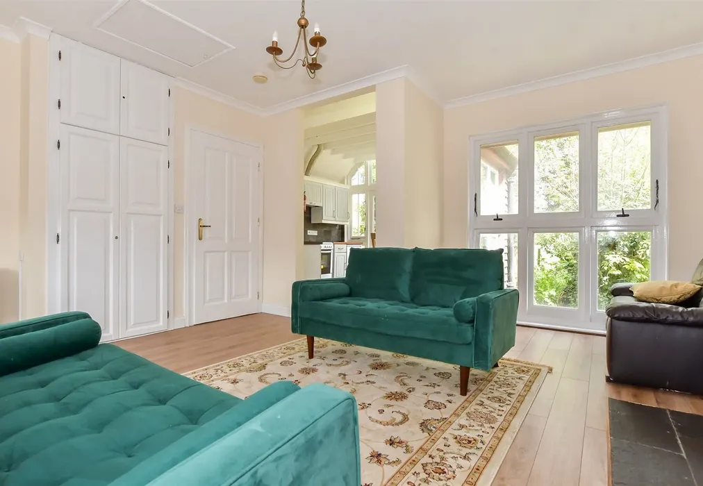 Lounge - Front Street, Ringwould, Deal, Kent - Wards of Kent