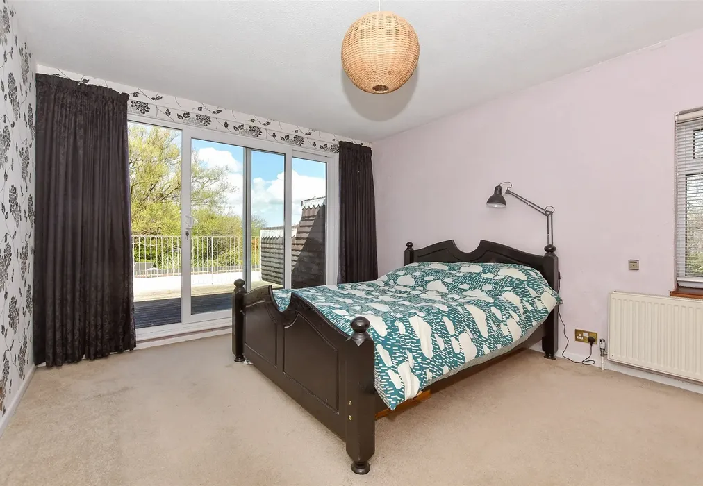 Bedroom 1 - Hythe Road, Dymchurch, Romney Marsh, Kent - Wards of Kent