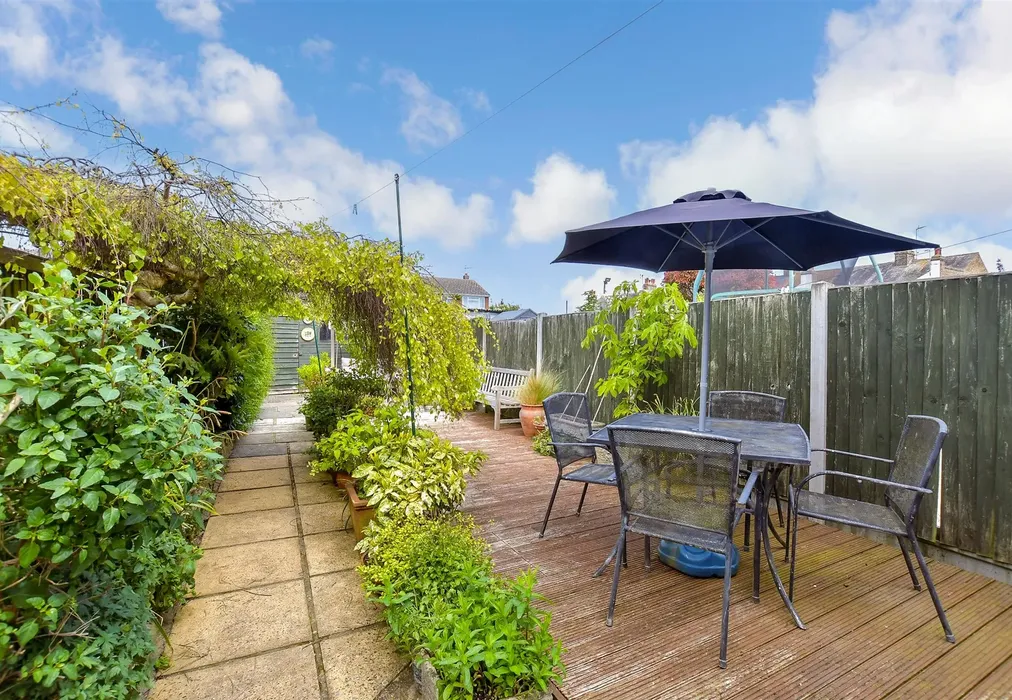 Rear Garden - Victoria Avenue, St. Peters, Broadstairs, Kent - Wards of Kent