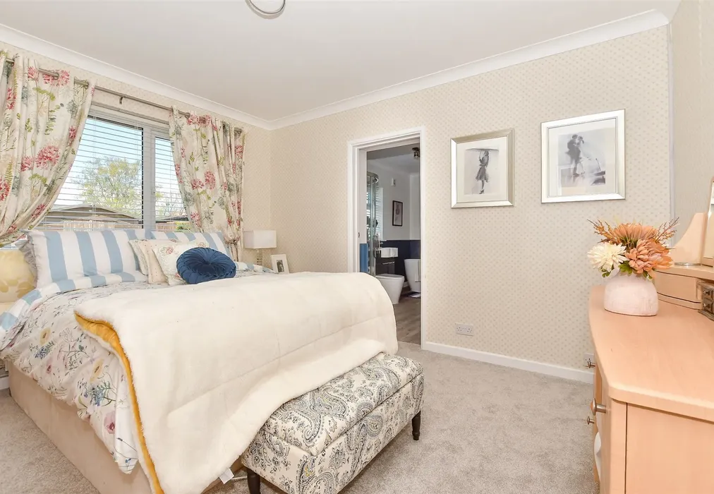Bedroom 1 - Rolfe Lane, New Romney, Kent - Wards of Kent