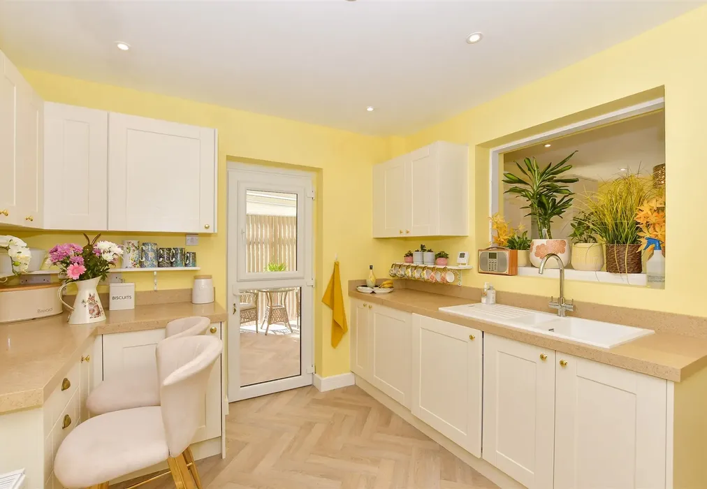 Breakfast Area - Rolfe Lane, New Romney, Kent - Wards of Kent