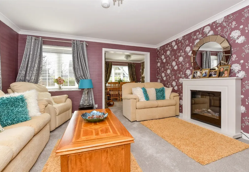 Lounge - Rolfe Lane, New Romney, Kent - Wards of Kent