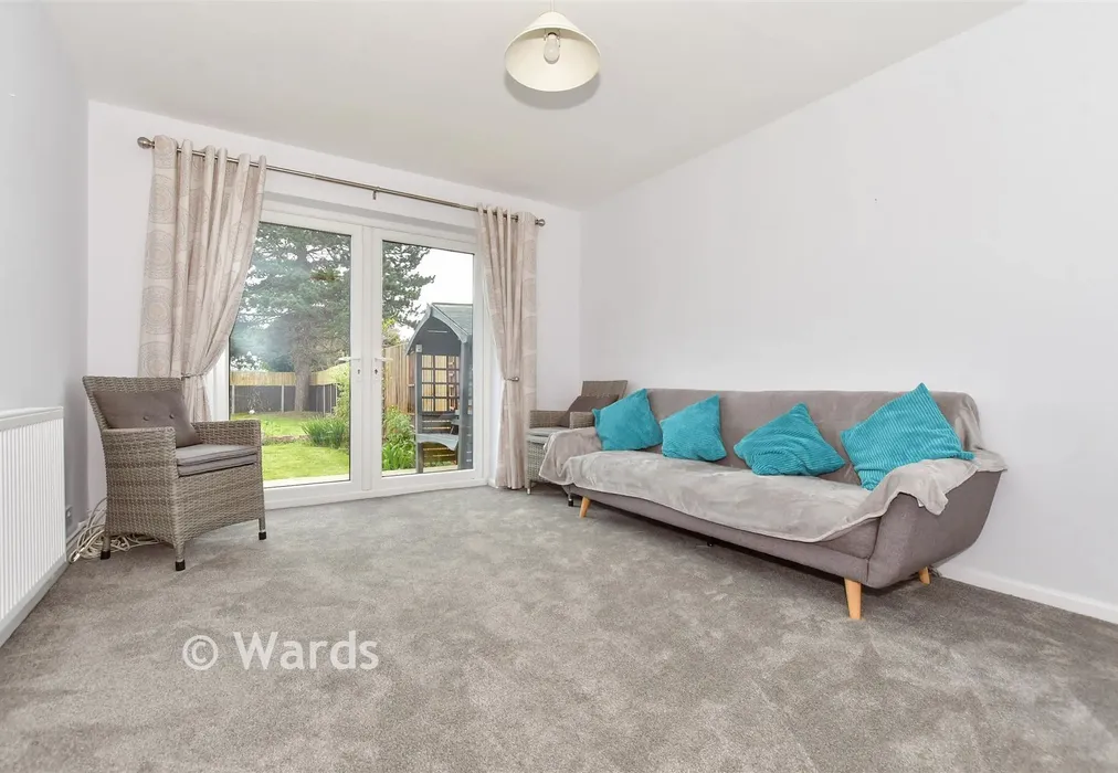 Lounge - Greenhill Gardens, Minster, Ramsgate, Kent - Wards of Kent
