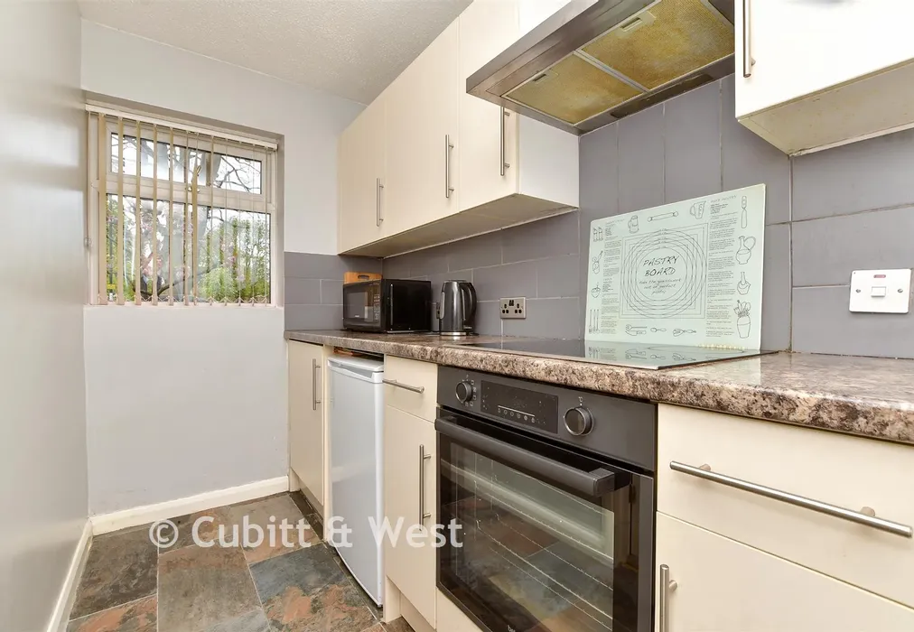 Kitchen - Dale Road, Purley, Surrey - Wards of Kent